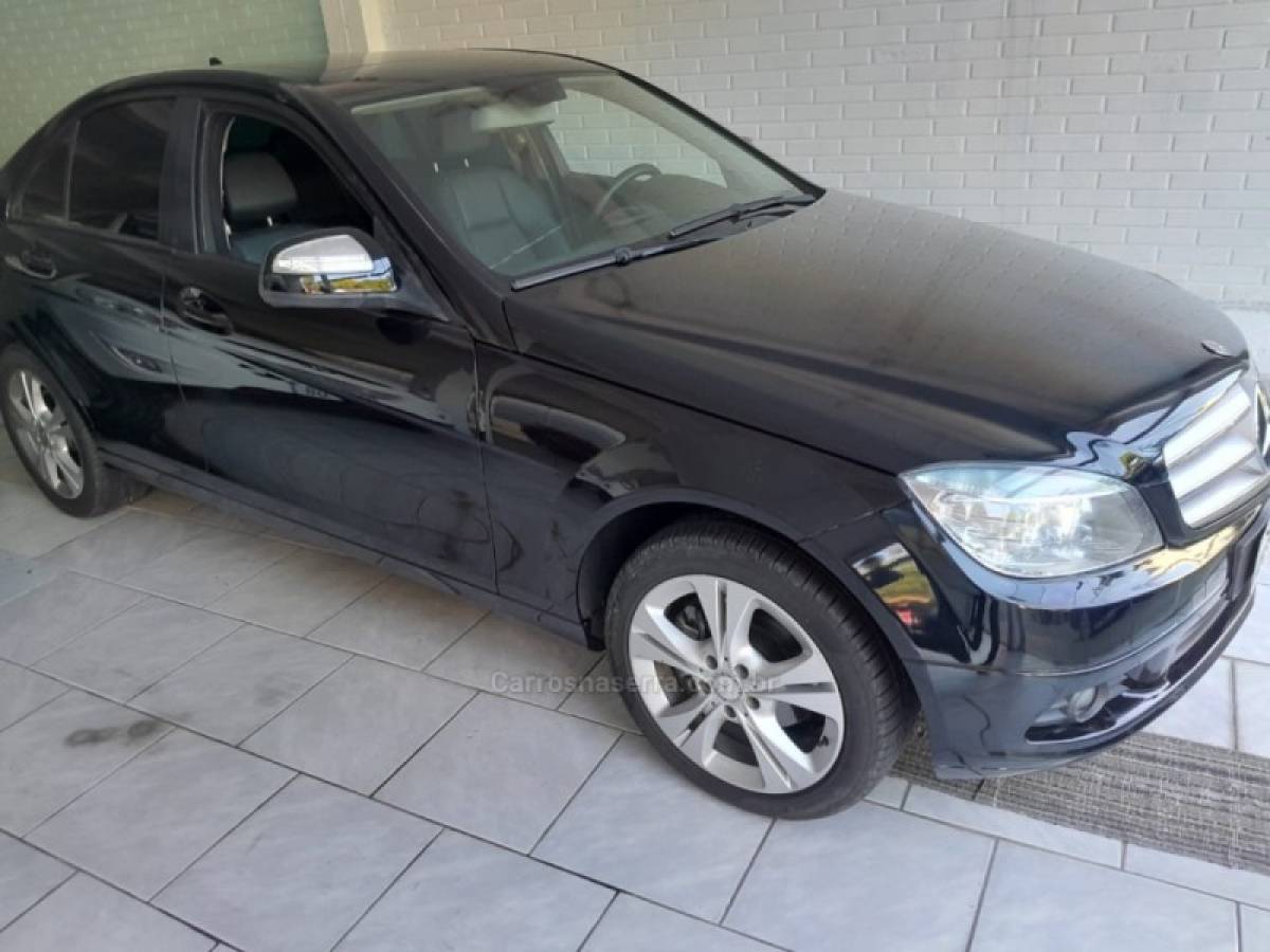 MERCEDES-BENZ - C 200 K - 2008/2008 - Preta - R$ 55.000,00