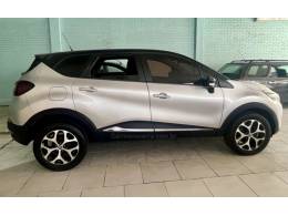 RENAULT - CAPTUR - 2017/2018 - Prata - R$ 75.000,00