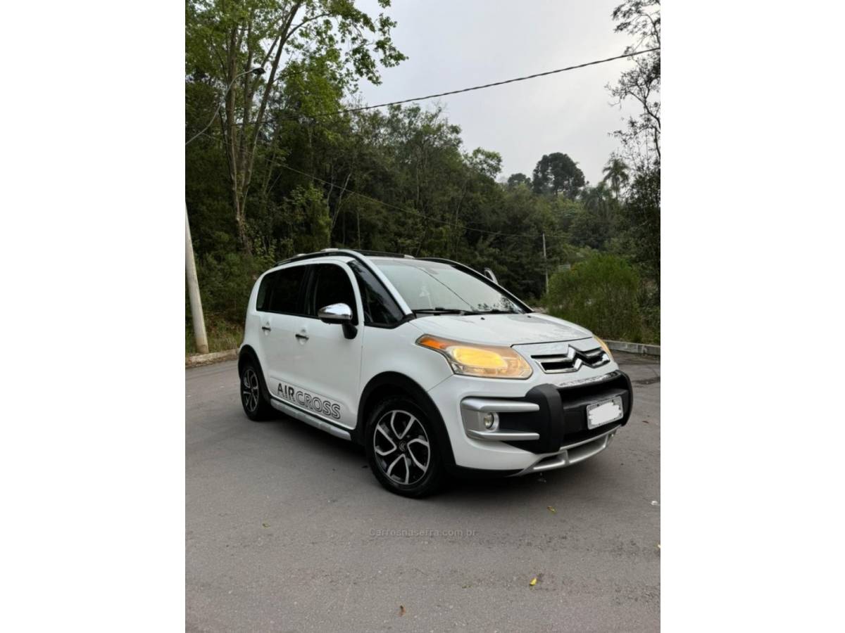 CITROËN - AIRCROSS - 2010/2011 - Branca - R$ 36.000,00