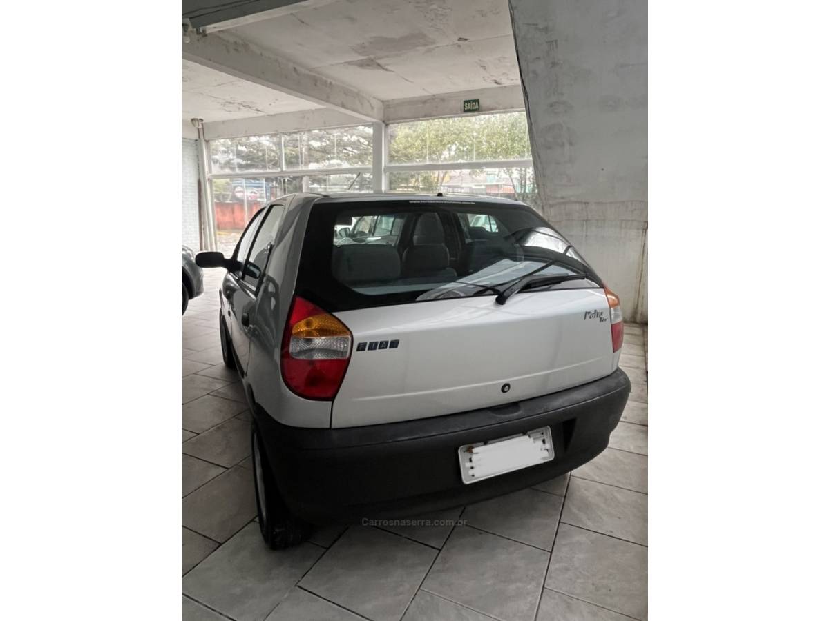 FIAT - PALIO - 2003/2004 - Prata - R$ 17.000,00