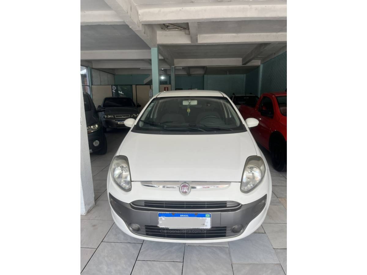 FIAT - PUNTO - 2013/2014 - Branca - R$ 40.000,00