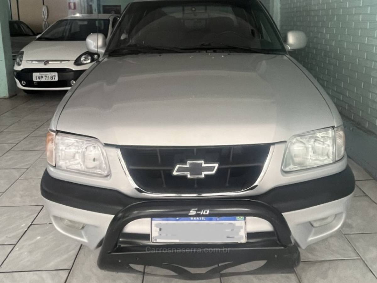 CHEVROLET - S10 - 2000/2000 - Prata - R$ 55.000,00