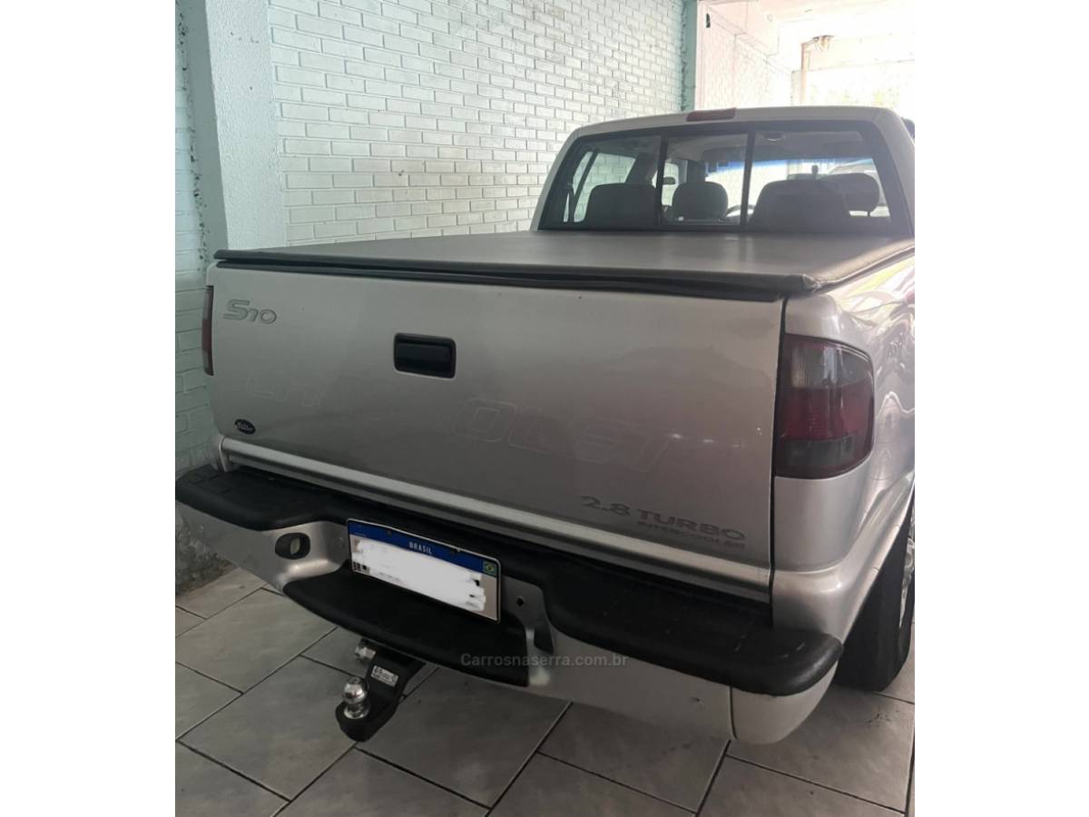 CHEVROLET - S10 - 2000/2000 - Prata - R$ 55.000,00